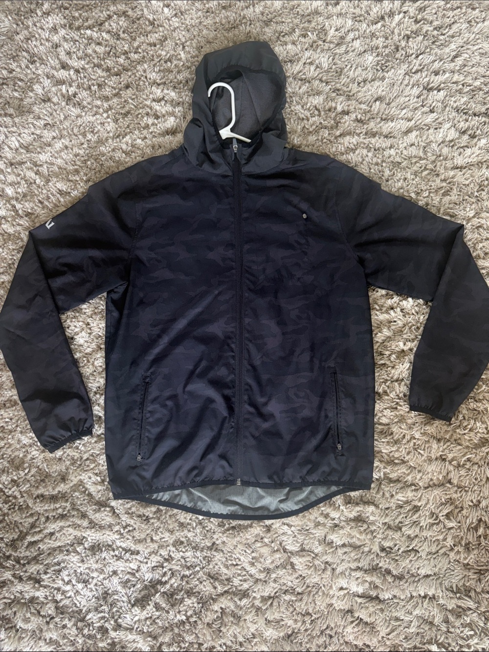 Vuori Men's Black Hooded Jacket - Lightweight Weather Shell - L